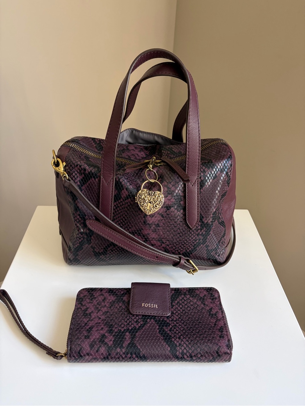 Fossil Sydney Satchel And Matching Wristlet Wallet